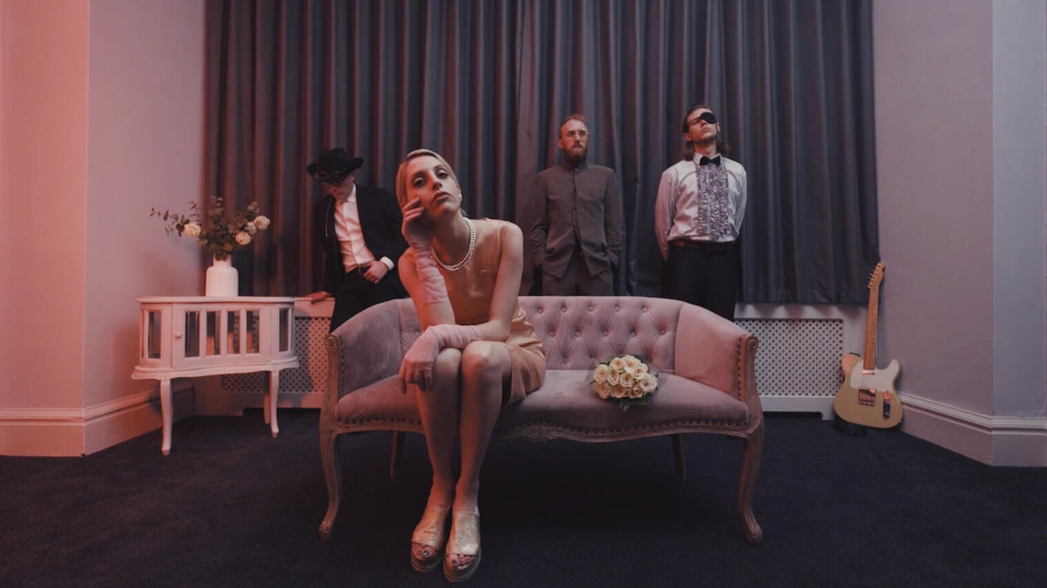 CD / ST / PD : Lee Tatock PH : JOHNNY BARKER